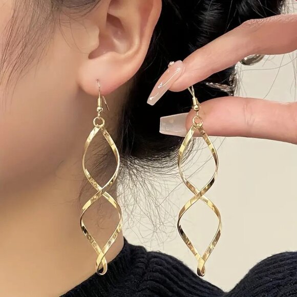 Earrings Spiral Dangle Drop Stunning Simple Trendy Boho Pierced FIsh Hook Gold - Picture 1 of 5